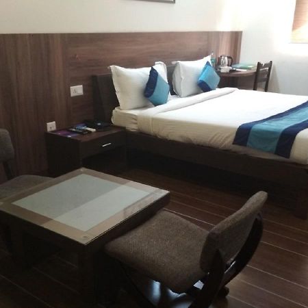 Hotel Mint Koregaon Park Пуна Экстерьер фото